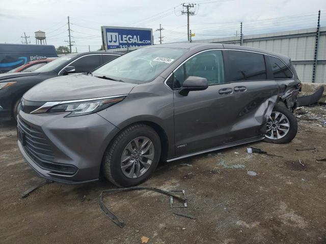  Salvage Toyota Sienna