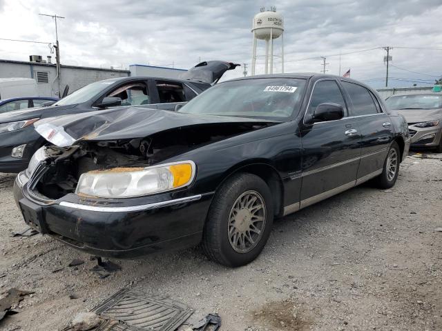  Salvage Lincoln Towncar