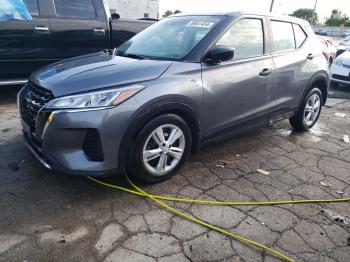  Salvage Nissan Kicks