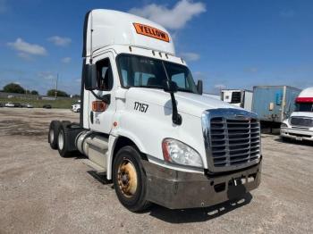  Salvage Freightliner Cascadia 1