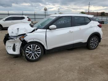  Salvage Nissan Kicks