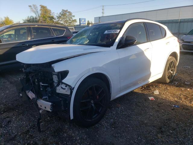  Salvage Alfa Romeo Stelvio