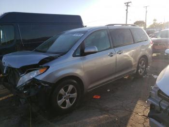  Salvage Toyota Sienna