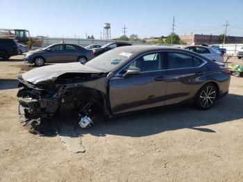  Salvage Lexus Es