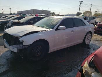  Salvage Chrysler 300