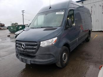  Salvage Mercedes-Benz Sprinter