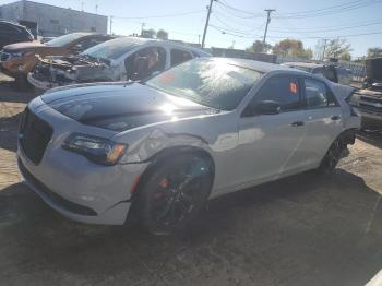  Salvage Chrysler 300