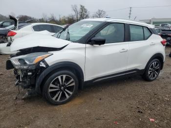  Salvage Nissan Kicks