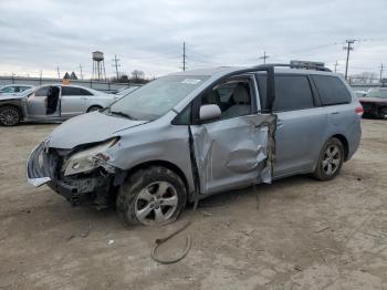  Salvage Toyota Sienna