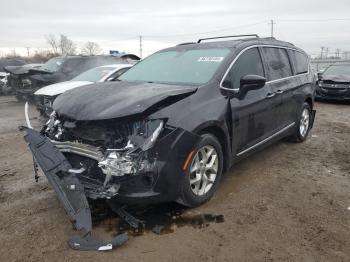  Salvage Chrysler Pacifica