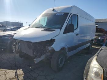  Salvage Mercedes-Benz Sprinter