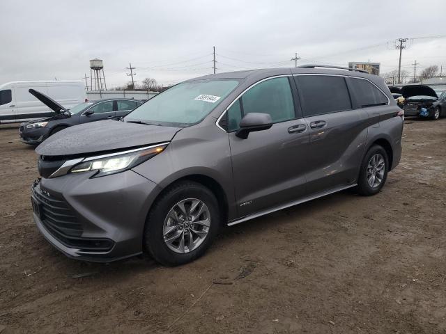  Salvage Toyota Sienna