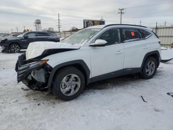  Salvage Hyundai TUCSON