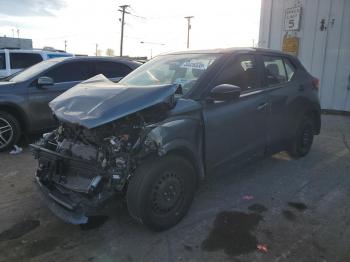  Salvage Nissan Kicks