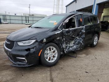  Salvage Chrysler Pacifica