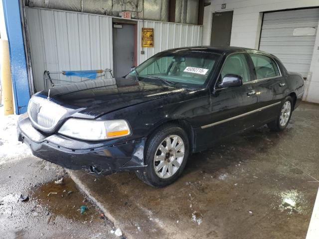  Salvage Lincoln Towncar