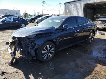  Salvage Nissan Altima