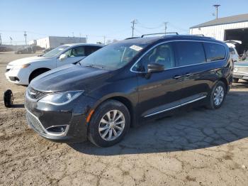  Salvage Chrysler Pacifica