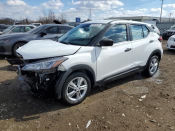  Salvage Nissan Kicks