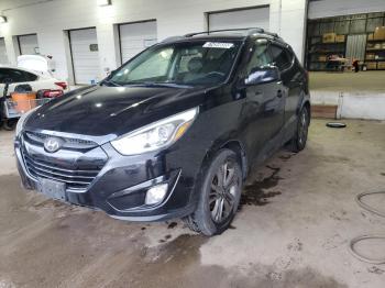  Salvage Hyundai TUCSON