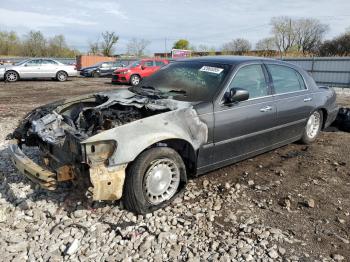  Salvage Lincoln Towncar