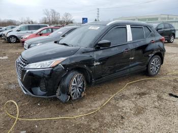  Salvage Nissan Kicks