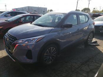  Salvage Nissan Kicks
