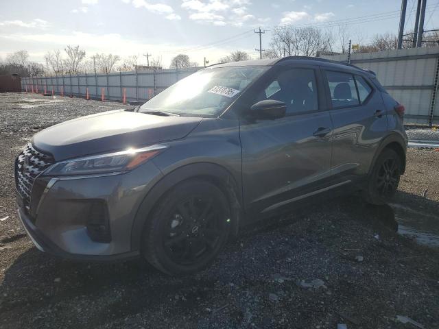  Salvage Nissan Kicks