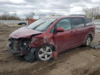  Salvage Toyota Sienna