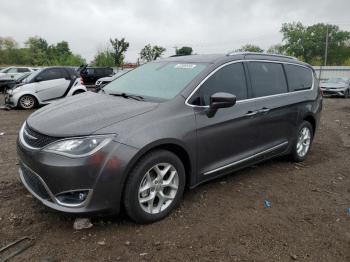  Salvage Chrysler Pacifica