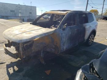  Salvage Kia Telluride
