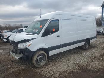  Salvage Mercedes-Benz Sprinter