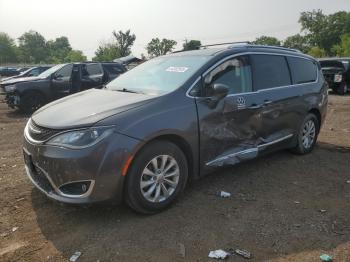  Salvage Chrysler Pacifica