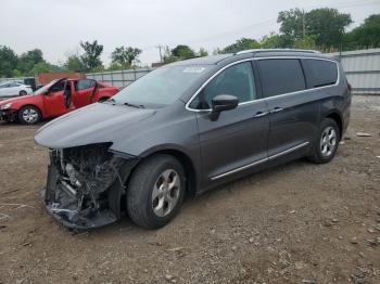  Salvage Chrysler Pacifica