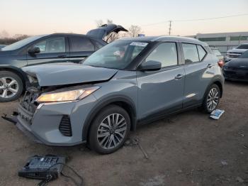  Salvage Nissan Kicks