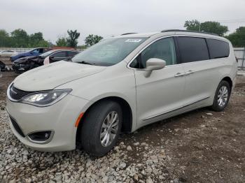  Salvage Chrysler Pacifica
