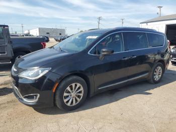  Salvage Chrysler Pacifica