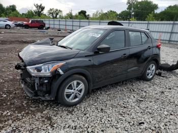  Salvage Nissan Kicks