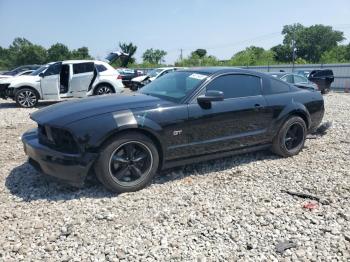  Salvage Ford Mustang