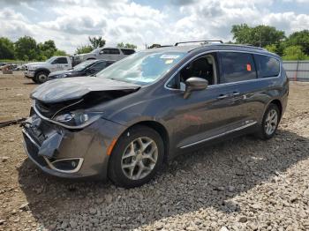  Salvage Chrysler Pacifica
