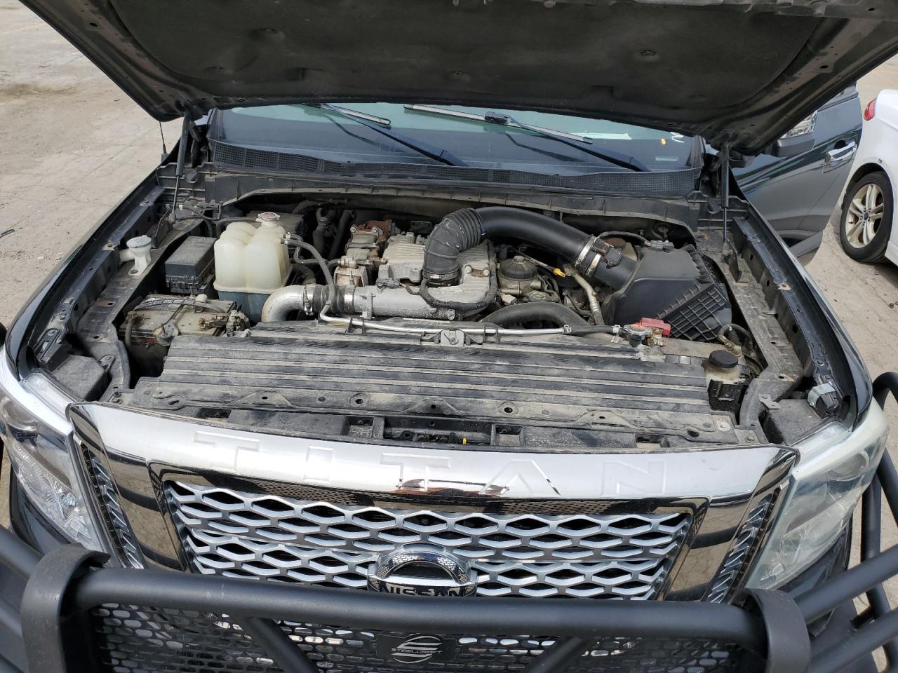 Nissan Titan Sl Image 12