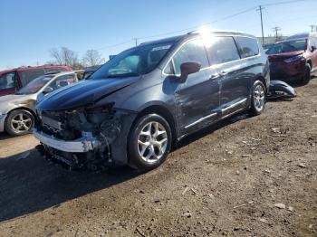  Salvage Chrysler Pacifica