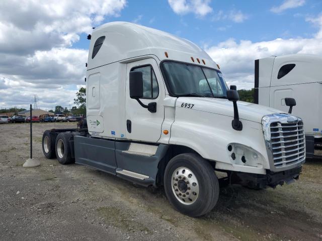  Salvage Freightliner Cascadia 1