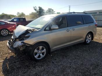  Salvage Toyota Sienna