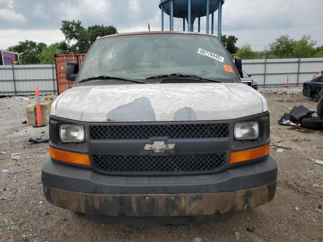 Chevrolet Express Image 6