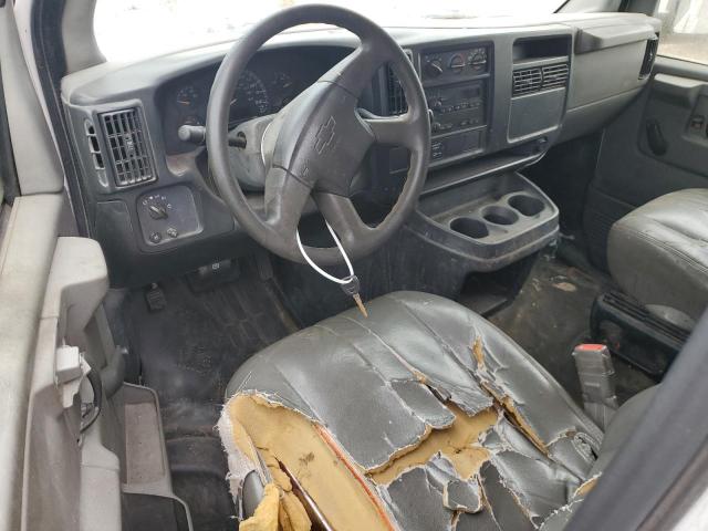 Chevrolet Express Image 5