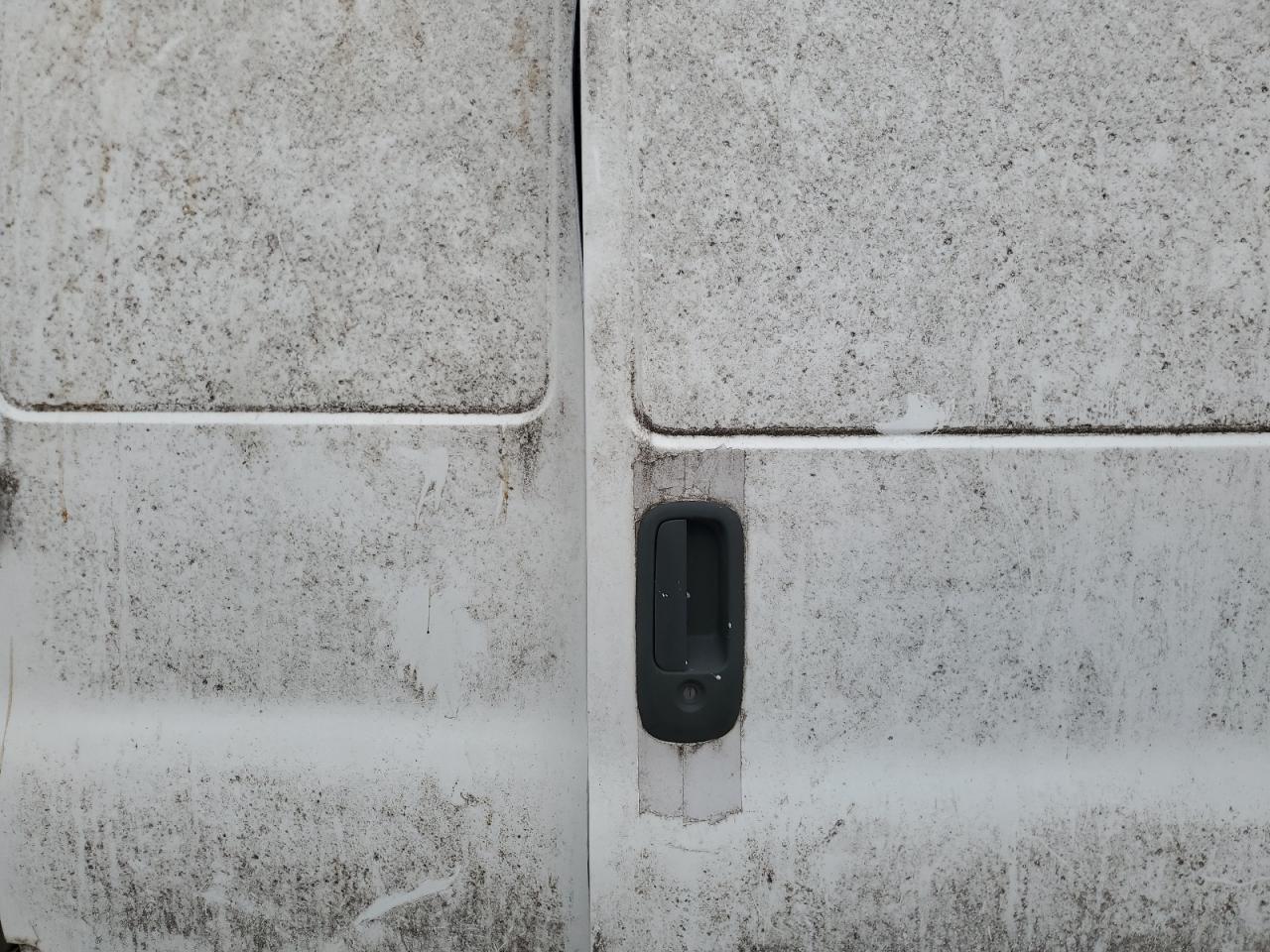 Chevrolet Express Image 3