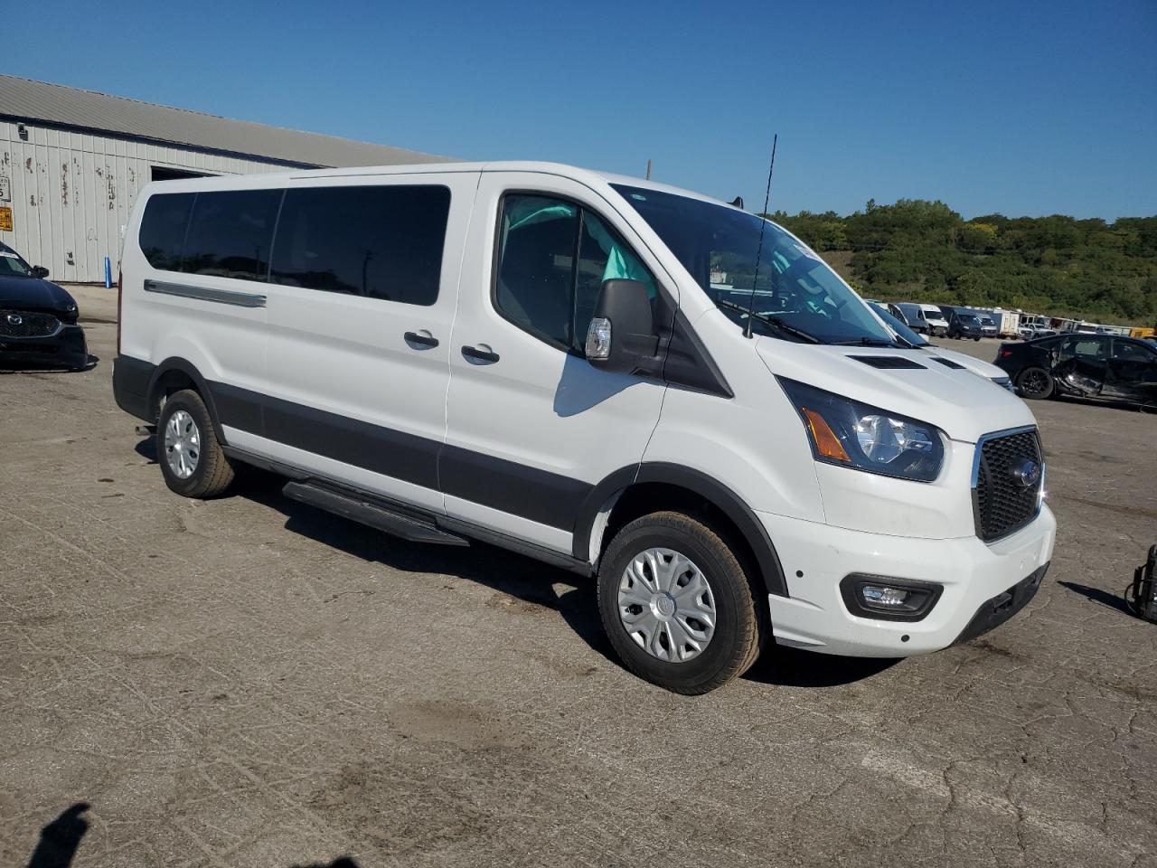 Ford Transit T-350 Image 2