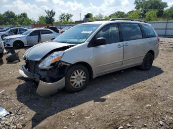  Salvage Toyota Sienna