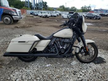  Salvage Harley-Davidson Flhxst